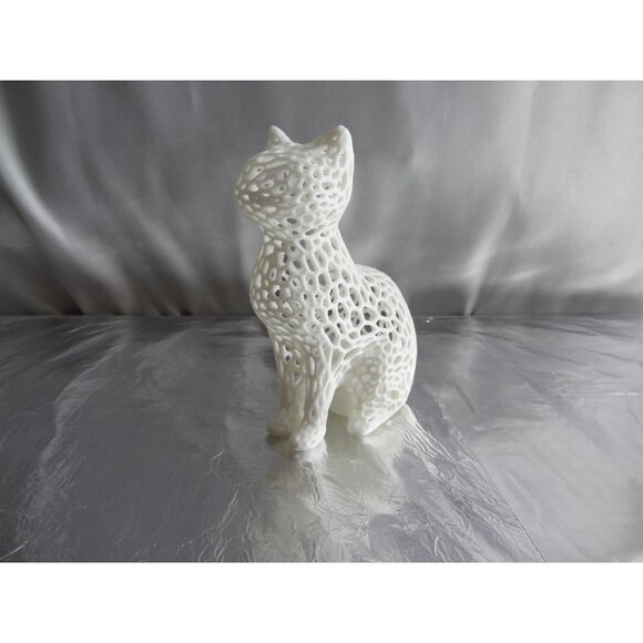3D Printed Hollow Cat small Voronoi cat  Figurine With LED Light - Picture 7 of 12